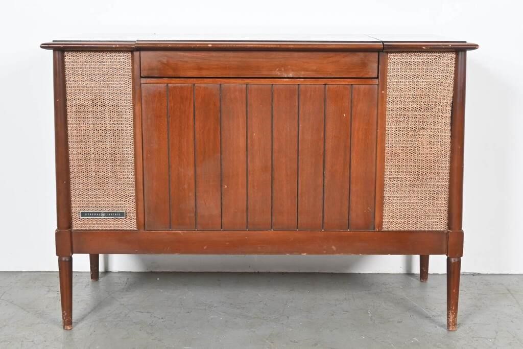 Antiques, Vintage Furniture & Decor - Online Estate Auction