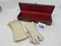 Oak glovebox w/ gloves