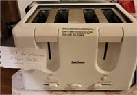Betty Crocker 4 Slice Toaster (Working Cond.)