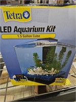 (Signs of Usage) Tetra 1.5 gallon Cube LED