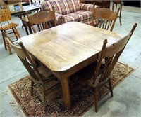 Vintage 5 Leg Solid Wood Table & 4 Chairs