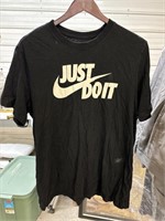 Nike just do it T-shirt size large