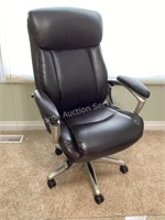 Like New La-Z-Boy Office Chair, 31" wide