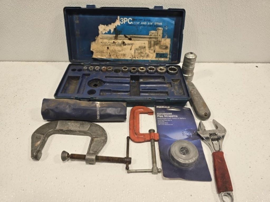 Small lot of tools