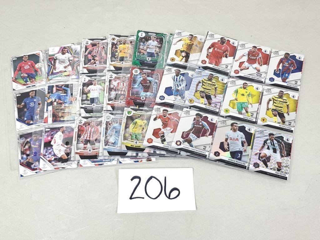 ~124 Soccer Trading Cards