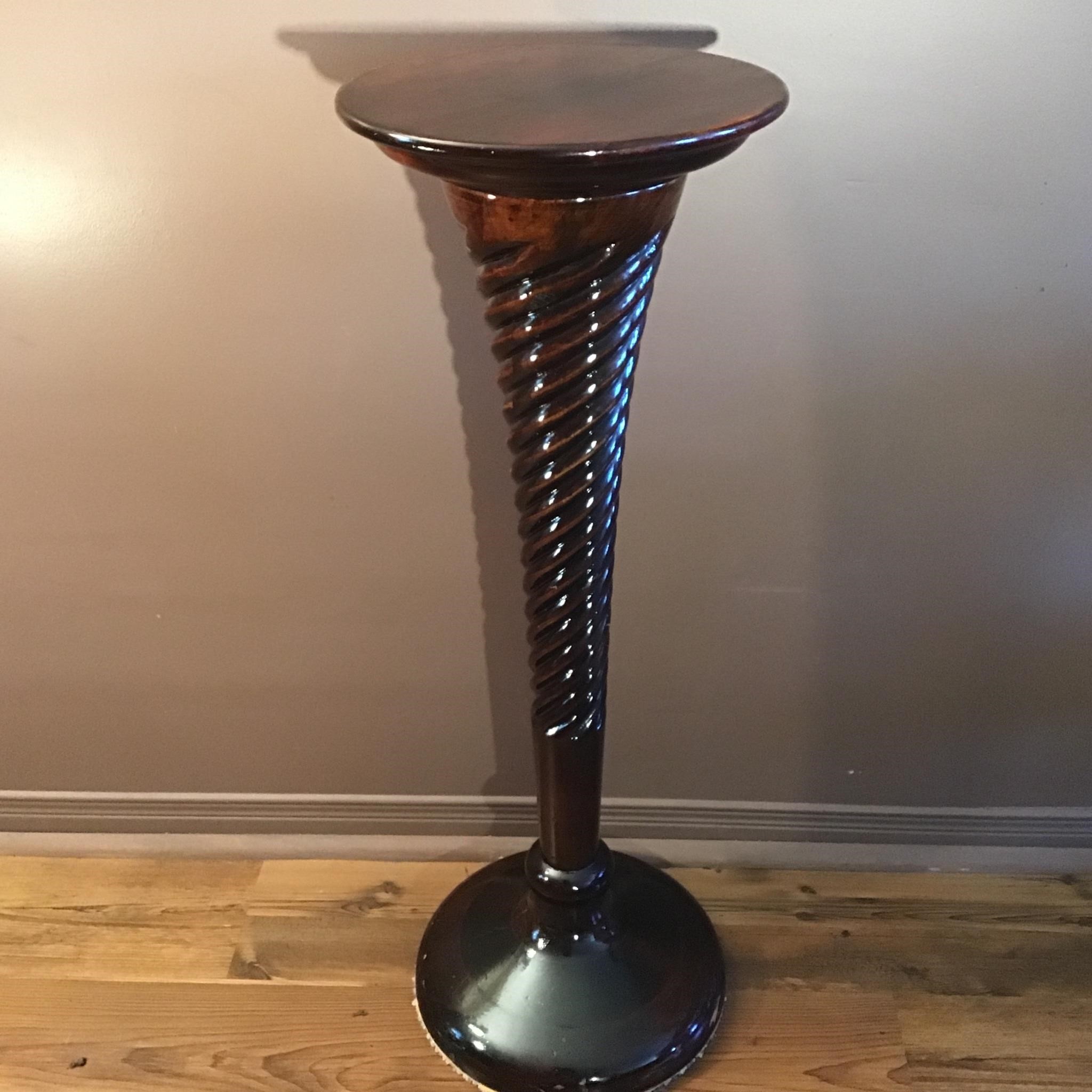 MAHOGANY PEDESTAL SPIRAL COLUMN