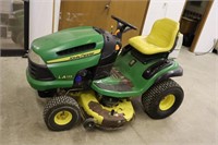 John Deere LA 135 Riding Mower