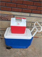 28 Quart Igloo Cooler and Little Playmate