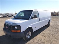 2004 GMC Savana Cargo Van