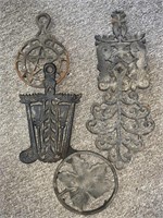 5 VINTAGE CAST IRON TRIVETS - ASSORTED SIZES