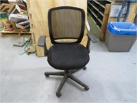 Office Chair w/Arm rests