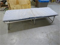 Fold up Cot w/Extra Pad