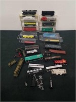 N scale train cars and accessories