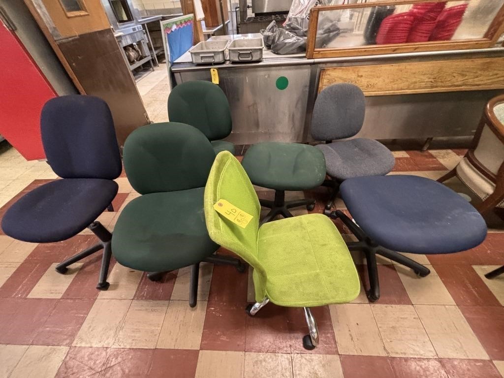 5 Rolling Chairs, 2 stools