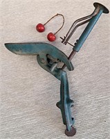 ANTIQUE BLUE CHERRY PITTER SPRING PRESS LEVER 1917
