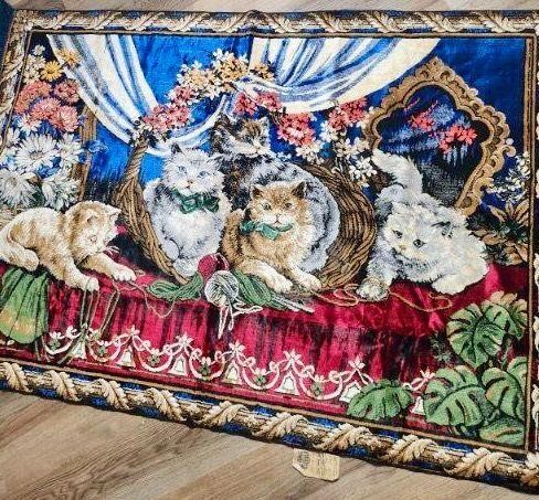 MID-CENTURY VELVET KITTEN TAPESTRY/RUG DECOR