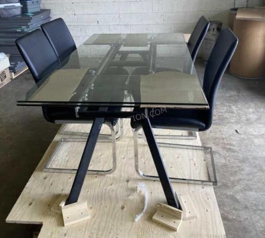 Chintaly Aida Dining Table & 4 Chairs MSRP $2000
