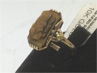 10k gold ring w/carved tiger eye , size 6
