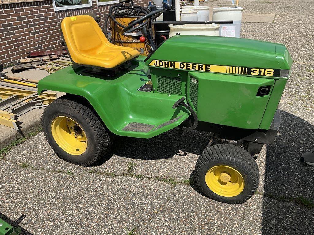 JD 316 Lawn Tractor, no deck, runs, uses