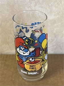 1983 papa Smurf drinking glass