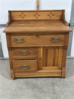 VINTAGE WOOD SERVER / BUFFET 35"Hx 19"W x 32.5L