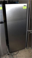 Vissani 7.1 Cu. Ft. Top Freezer Refrigerator