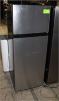 Vissani 7.1 Cu. Ft. Top Freezer Refrigerator