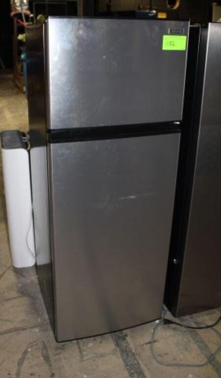 Vissani 7.1 Cu. Ft. Top Freezer Refrigerator