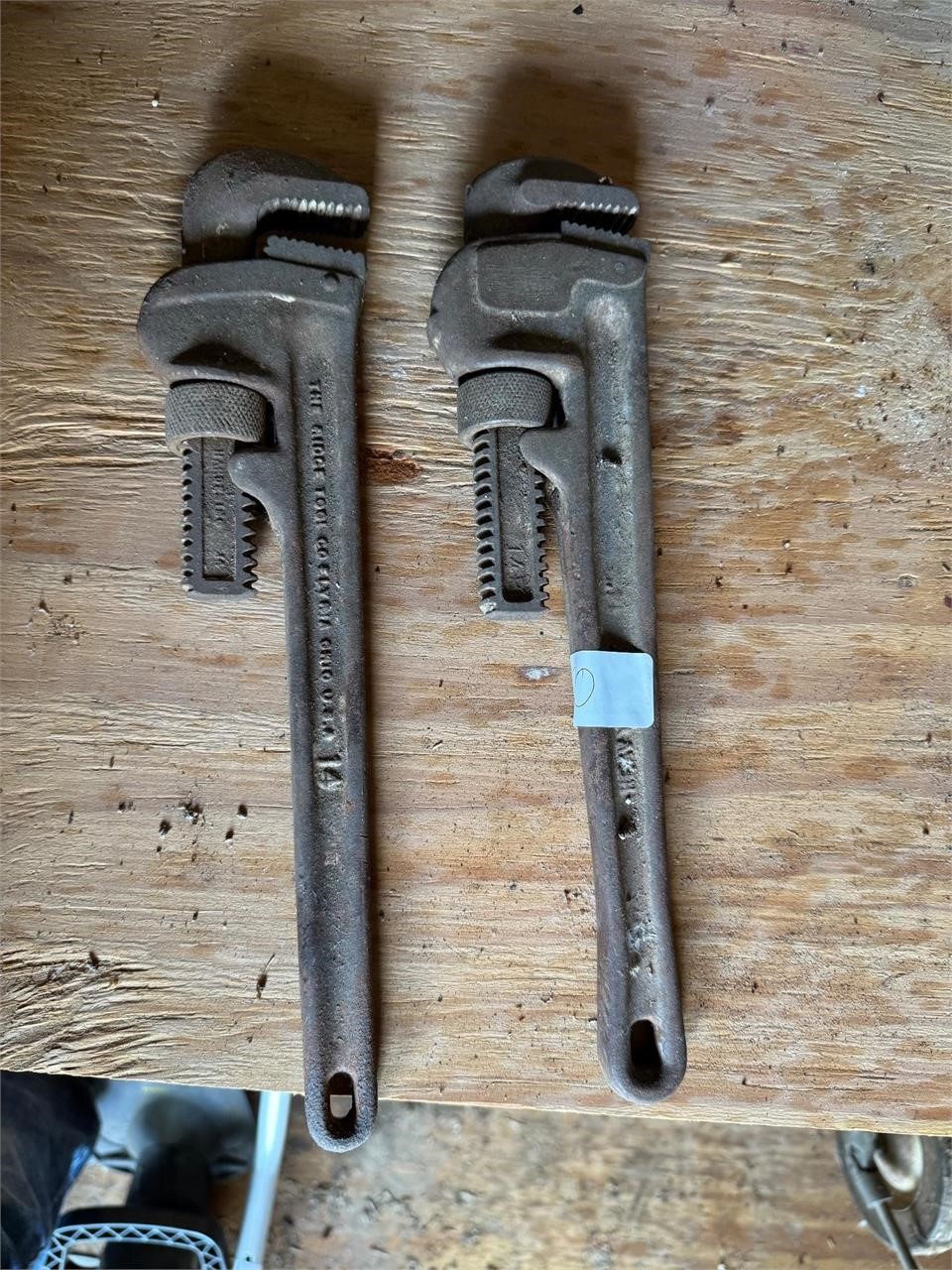 2 PIPE WRENCHES