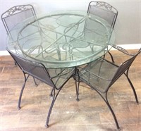 PATIO FURNITURE CAST IRON TABLE/4 CHAIRS