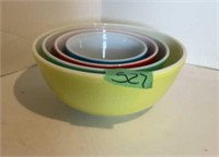 Vintage Pyrex Nesting bowls