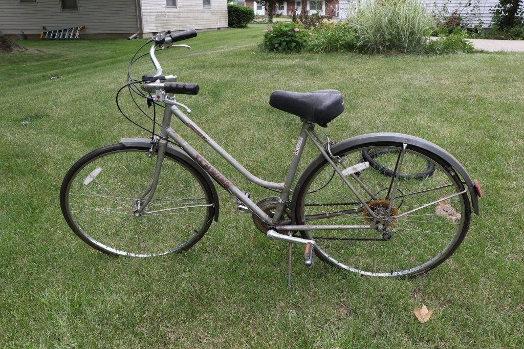 Schwinn World Tourist Bicycle