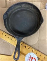 #7 cast iron skillet