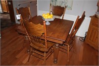 Oak Breakfast Table 41" & Four Chairs
