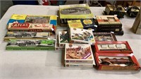 HO scale accessory lot includes engine house,