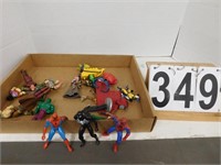 Flat w/ Spider-Man & Hulk Figures