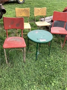 4 metal chairs &
Table