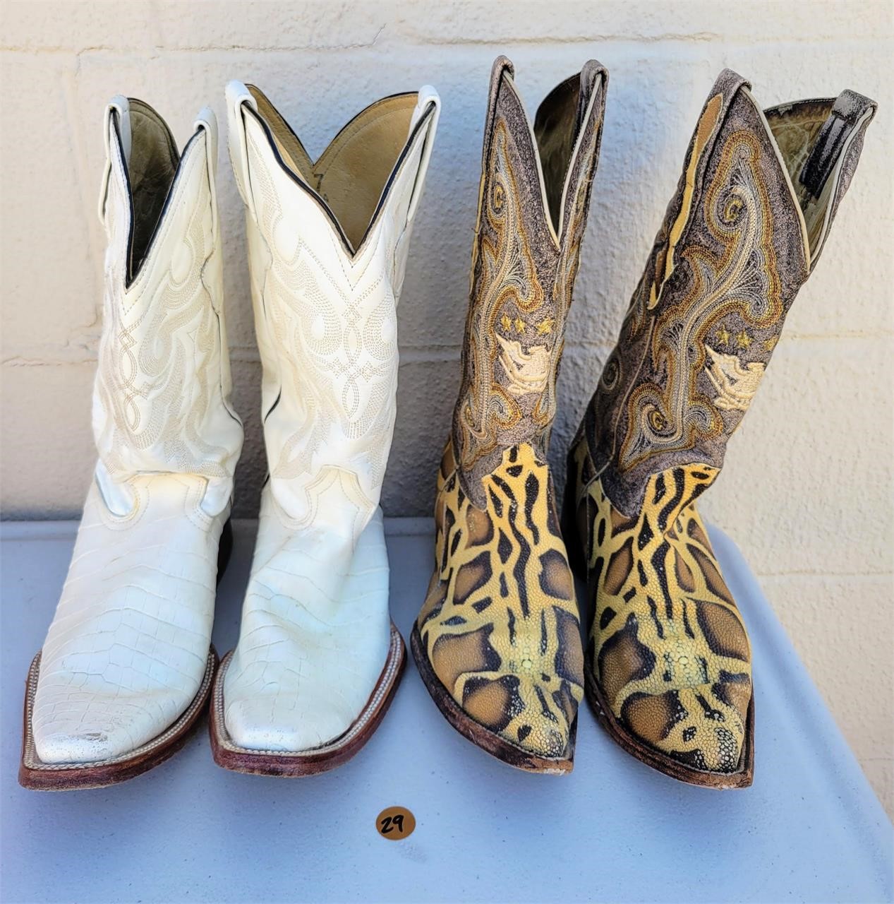 WESTERN BOOTS SIZE 7 AND 8