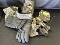 Hats, gloves, camo items