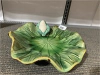 LILY PAD FROG PLATE FOR DECORATION 10"