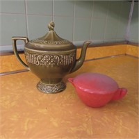 Tea Pot & Creamer