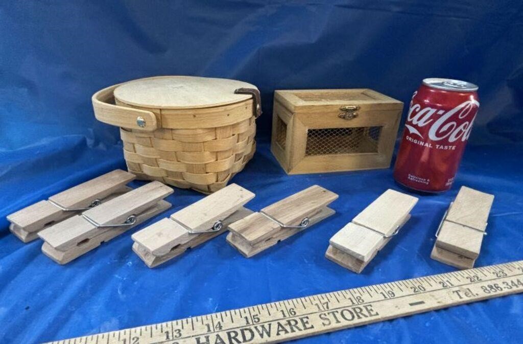 WW! Assorted Wooden Decor