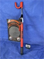 The Club Steering Wheel Lock/Key & Handi-Disc