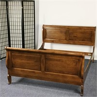 Ethan Allen Queen Size Sleigh Bed