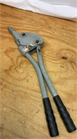 Industrial rivet tool