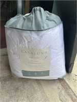 CasaLuna full/queen down comforter, lightweight,