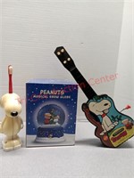 Peanuts musical snow globe, Hallmark, Mattel
