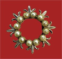 RARE VINTAGE GOLD & PEARL ROUND WREATH BROOCH