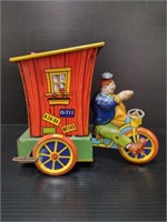 Humphrey Mobile Wind-Up Toy