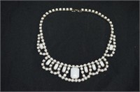 LADIES GORGEOUS ANTIQUE NECKLACE WITH WHITE STONES